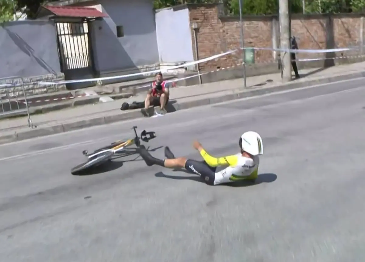 Medisch rapport en uitvallers Giro d'Italia 2025 | Update etappe 3