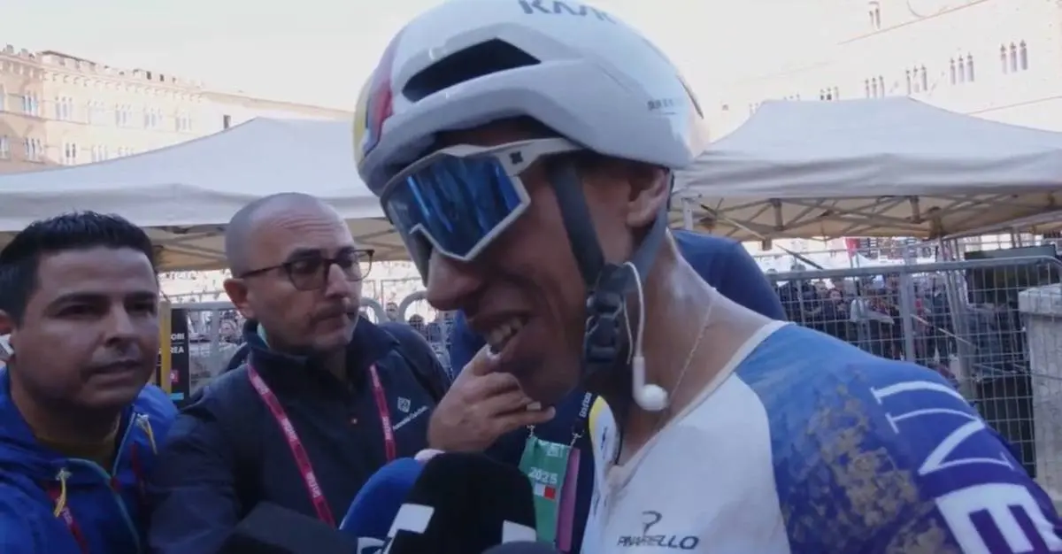 Egan Bernal toont vechtlust in zware graveletappe: “We hebben het gered, maar ik had graag meer gedaan”