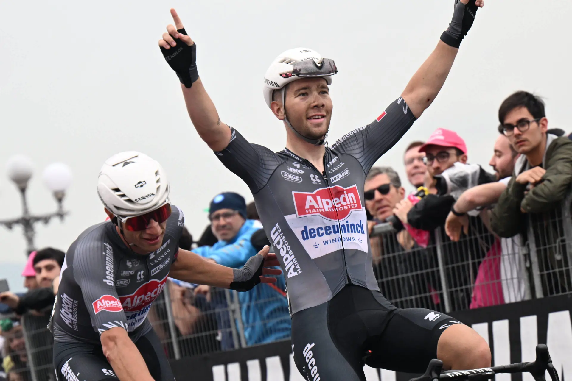 "Terugkomen in de finale wordt lastig door de vele bochten" - Kaden Groves opgewonden voor etappe 18 Giro d'Italia met sprintkans