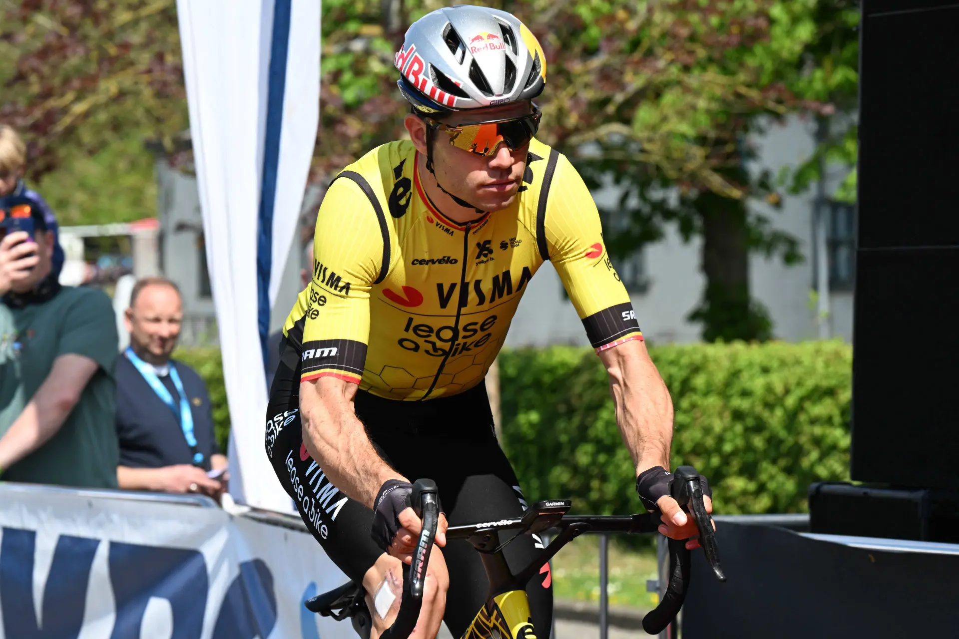 Van Aert aast op revanche in Giro na tegenvaller: "Vandaag wordt een echte strijd"