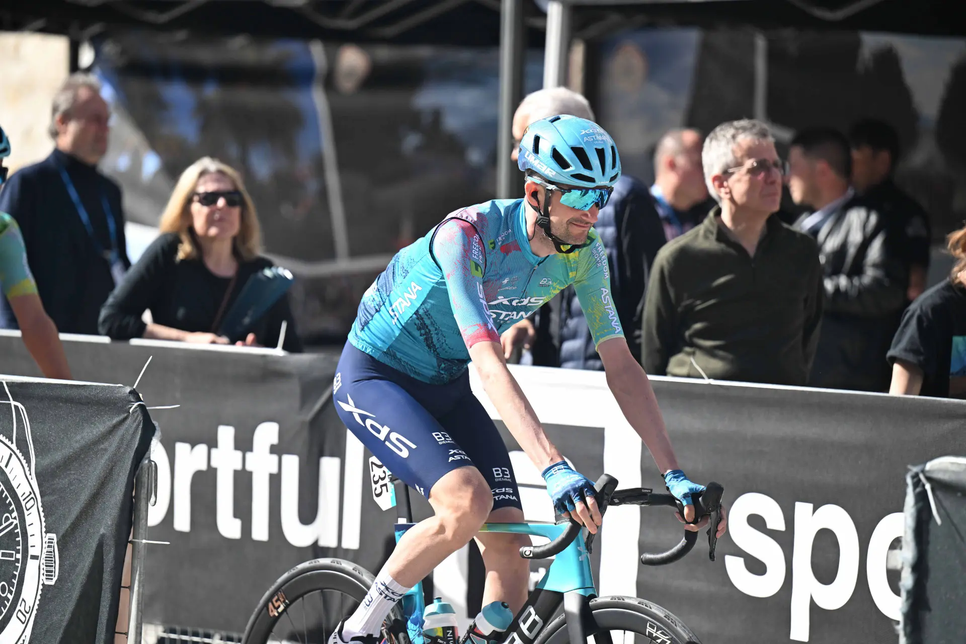Wout Poels begint in topvorm aan Giro d'Italia na eindzege in Ronde van Turkije: "Wie weet kan ik daar ook een etappe pakken"