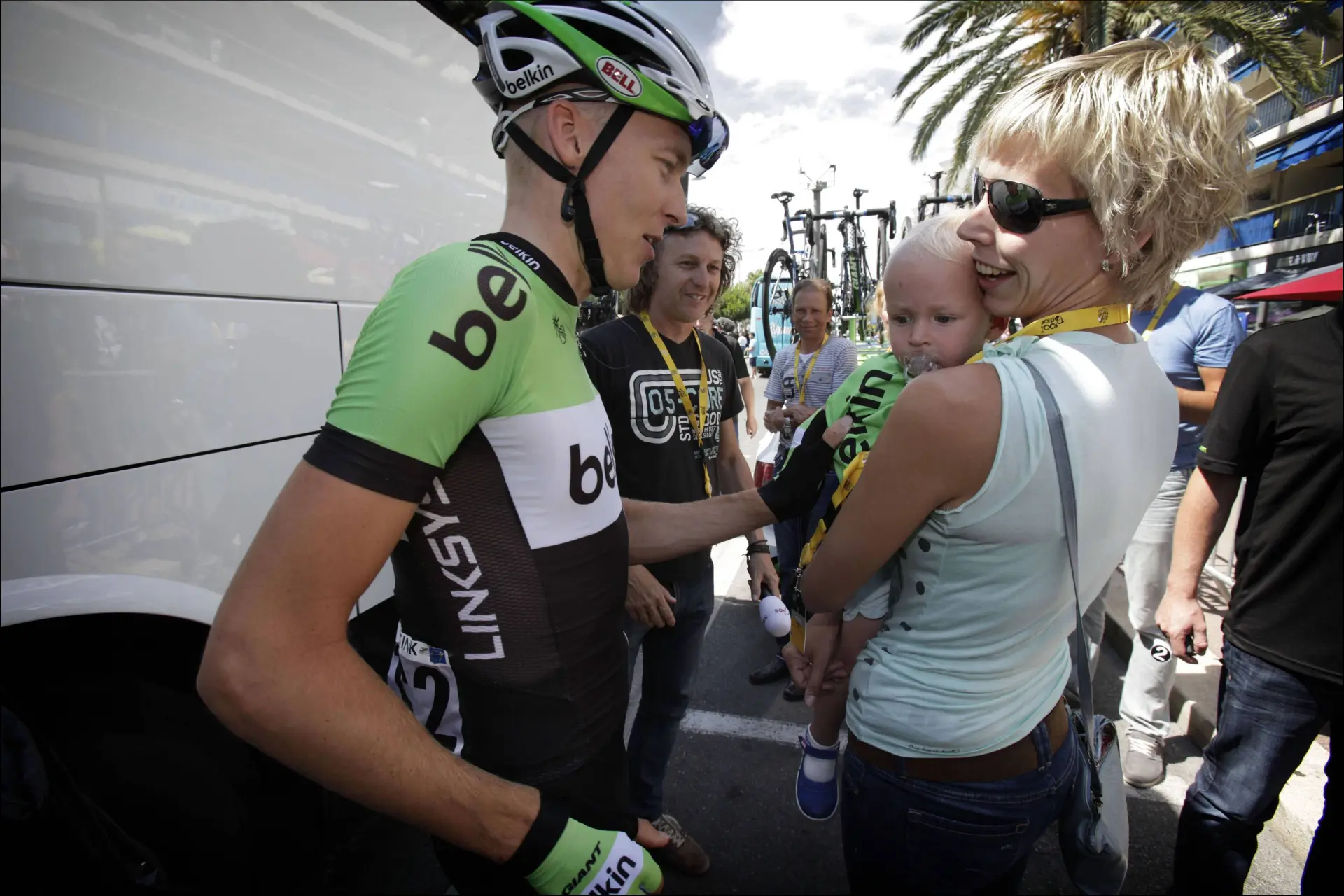 "Soms is het leven heel oneerlijk" - Wout van Aert over emotionele rollercoaster tijdens koninginnenrit van de Giro d'Italia