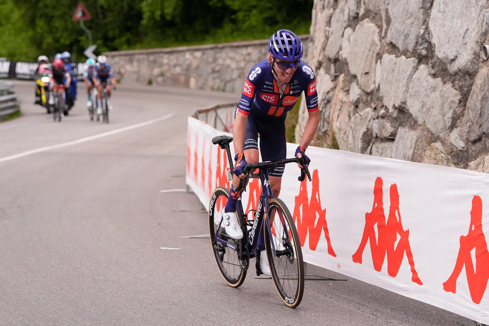 Romain Bardet draagt stokje over na laatste Grote Ronde: "Hij wordt een van de grote namen in het peloton"