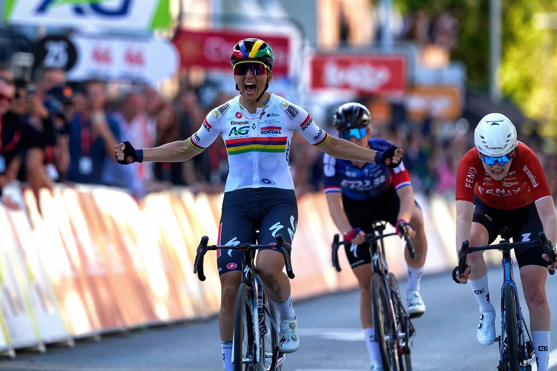 "Twee van Vollerings teamgenoten blokkeerden me. Dat zal wel taktiek zijn?" - Kim Le Court woedend na etappe 7 in Tour de France