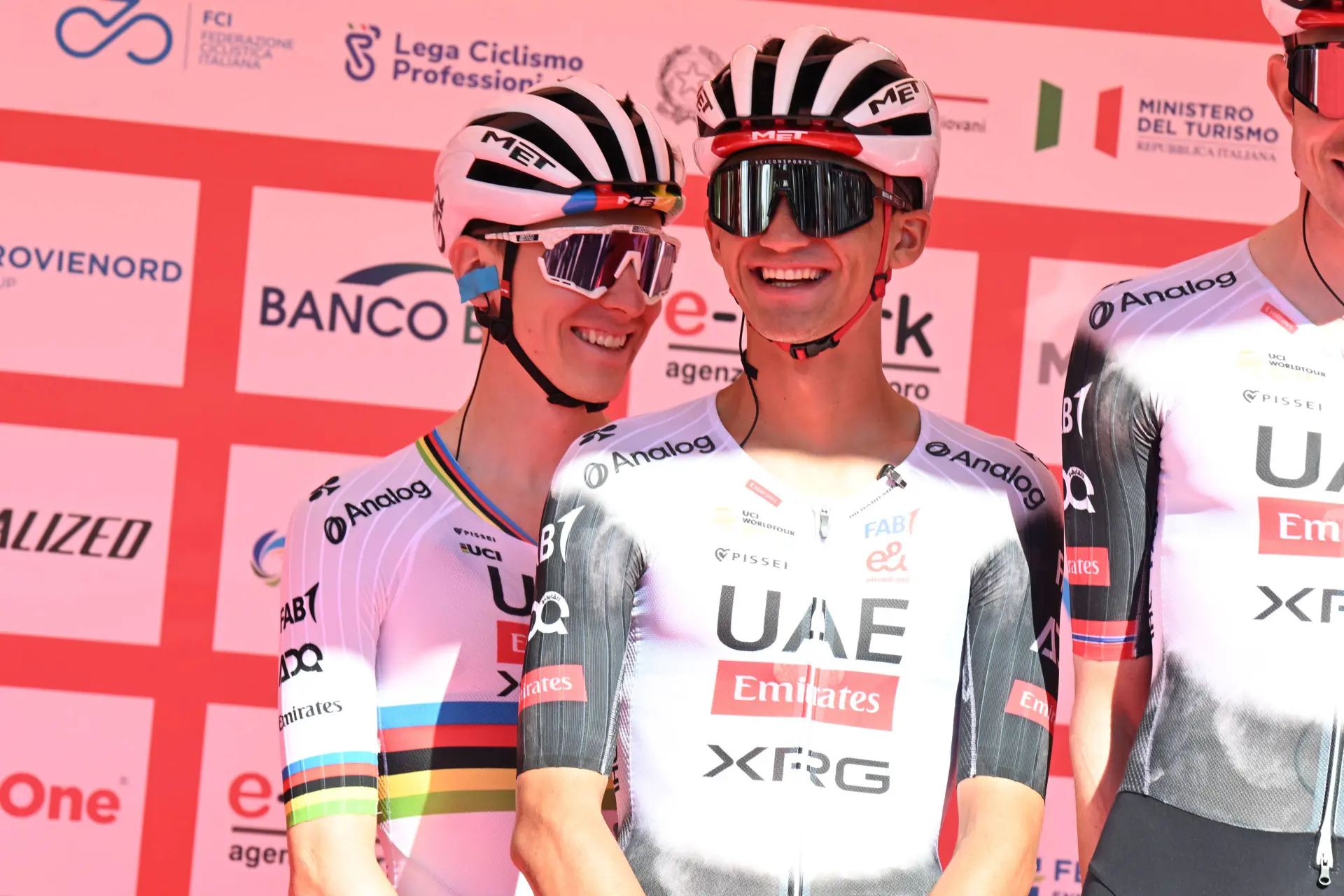 “Het is fijn om advies van hem te krijgen”: Del Toro houdt Pogacars geheimen voor zich terwijl hij zich voorbereidt op een treffen met Evenepoel tijdens de UAE Tour