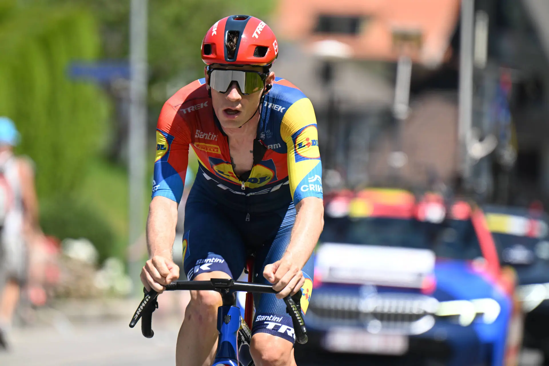"Dieven klommen in onze garage en vervolgens op het dak van het huis" - Huis van Lidl-Trek-rijder geplunderd terwijl hij genoot van romantische vakantie met vriendin