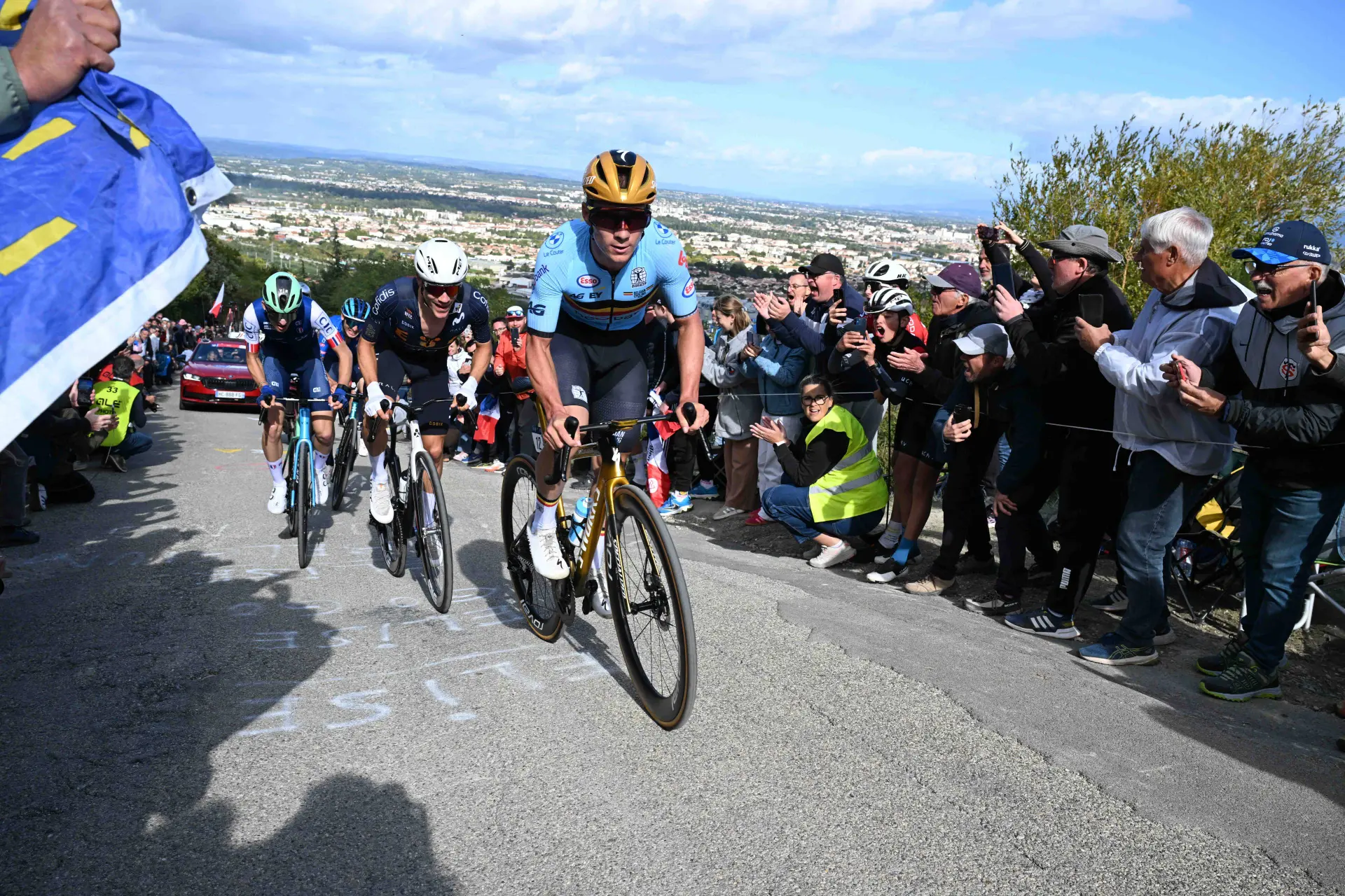 “Remco is niet Pogacar” – Johan Bruyneel spreekt zich krachtig uit tegen Ronde van Vlaanderen-debuut van olympisch kampioen