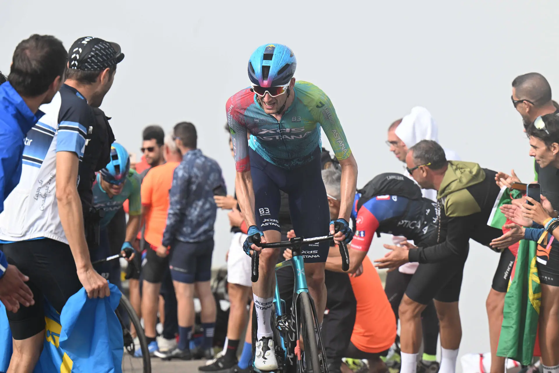 "Hij kan ons meteen beter maken" - Bas Tietema heeft hoge verwachtingen van Wout Poels bij Unibet Rose Rockets