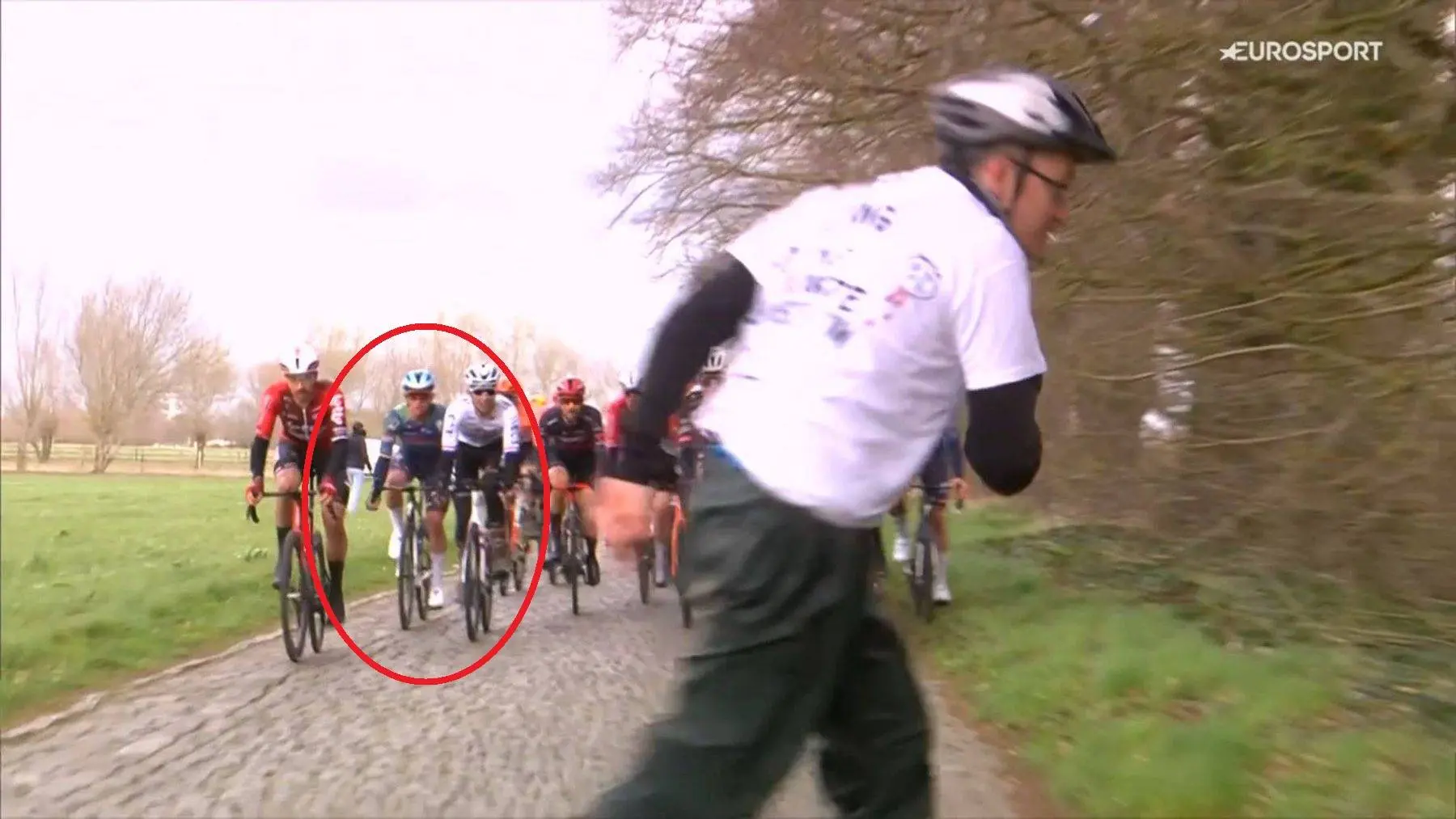 TourOfBrugesProtestor