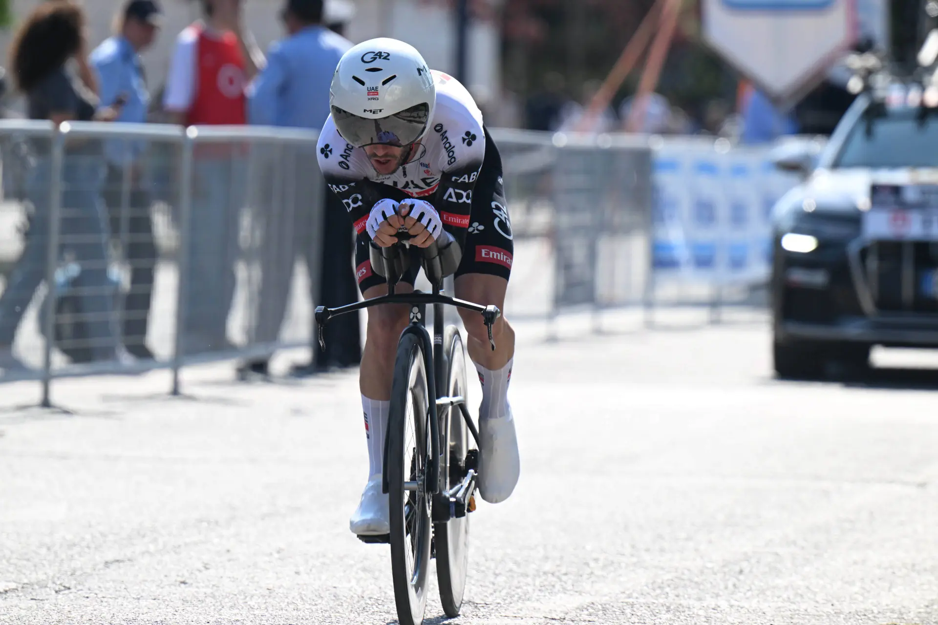 Starttijden en volgorde tijdrit etappe 1 Gran Camino 2026: dit is wanneer Adam Yates en Ivan Romeo hun strijd tegen de klok beginnen