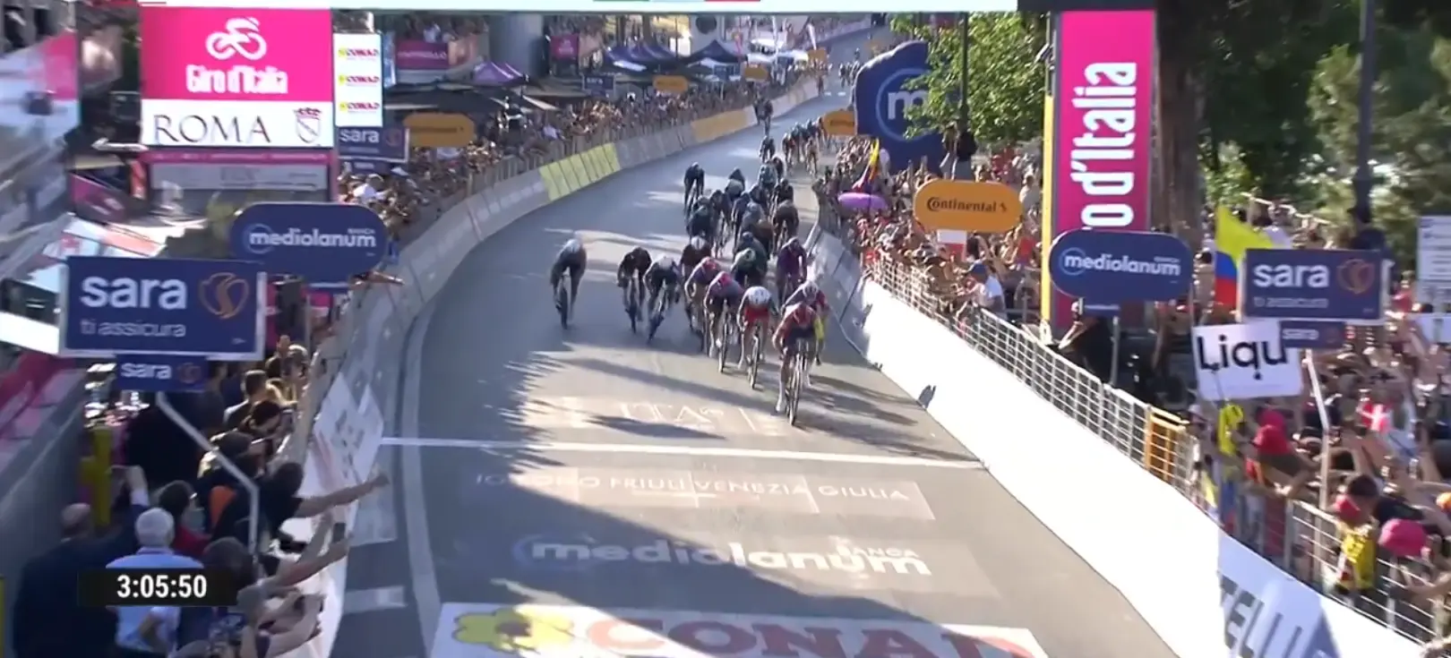 Uitslag Giro d’Italia 2026 etappe 21 – Jonathan Milan slaat eindelijk toe in Rome, Jonas Vingegaard bezegelt historische Giro-eindzege