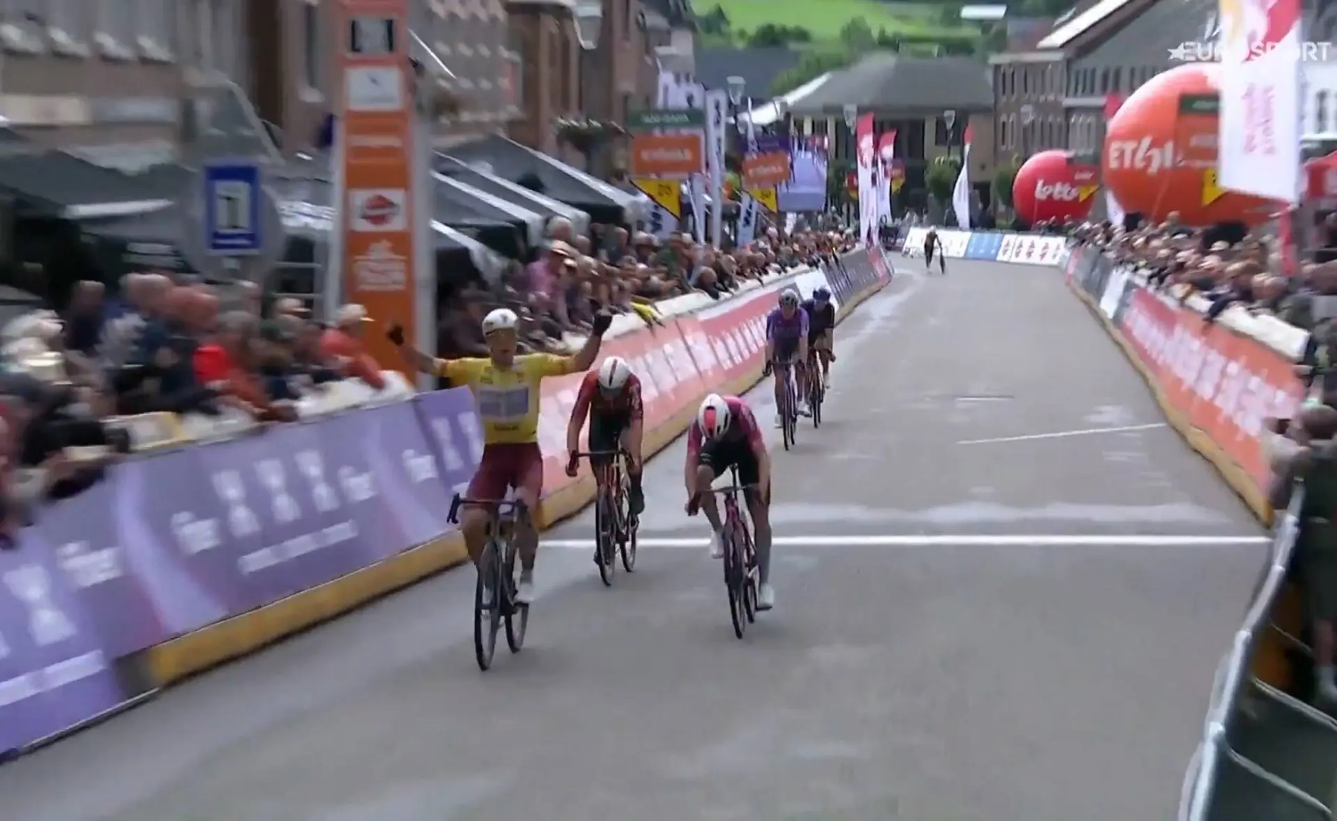 Ben Oliver wint etappe 5 én het algemeen klassement van de Tour de Wallonie