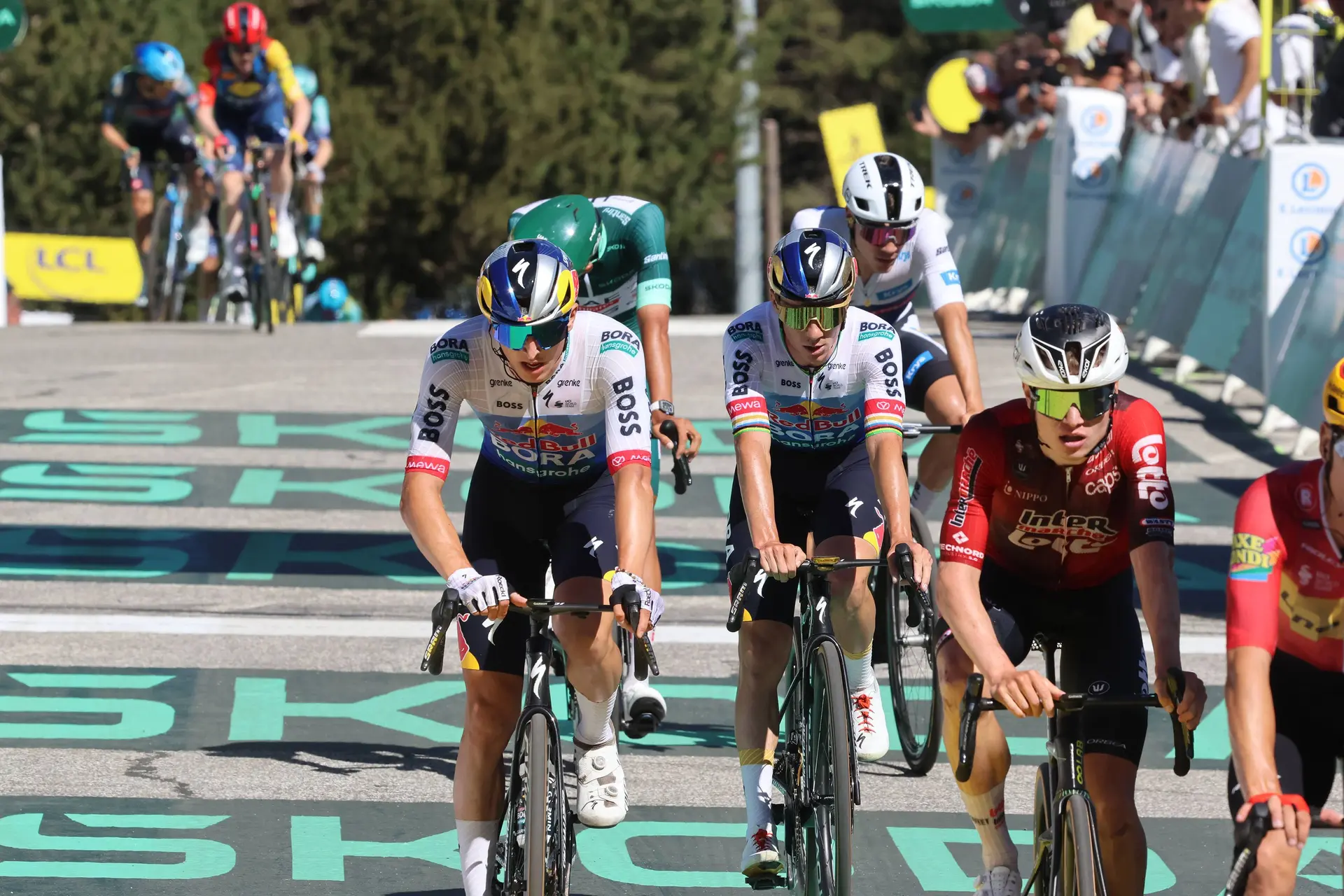 “Remco ziet er ongelooflijk scherp uit” – Analist ziet Evenepoel als grootste podiumkandidaat naast Pogacar en Vingegaard