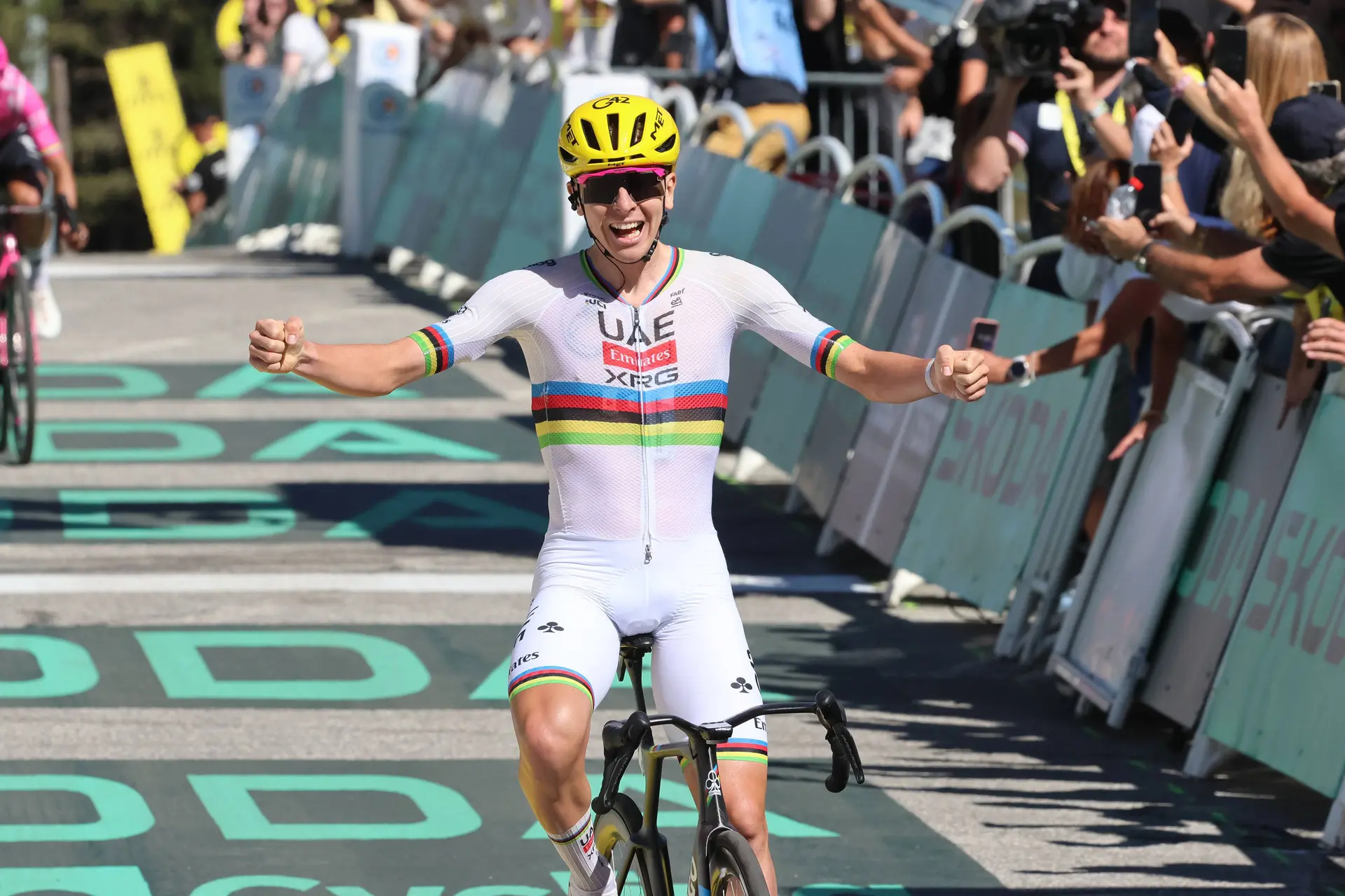 “Een deel is ook genetisch, en dat is lastig te verklaren” – Tadej Pogacar over waarom hij de Tour de France opnieuw domineert