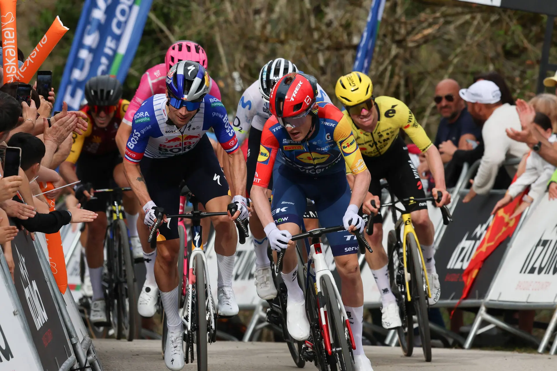 Primoz Roglic and Mattias Skjelmose