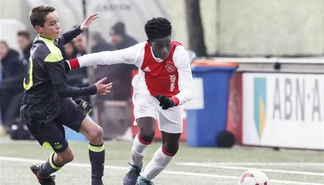 Misehouy schittert, met zijn familie nooit ver weg