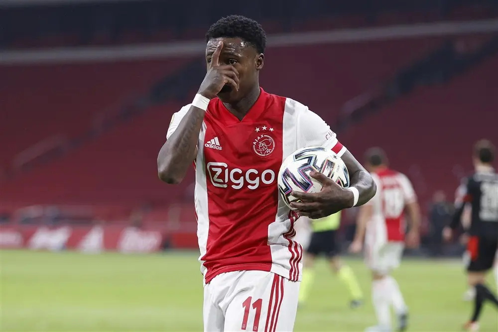 Ajax kreeg aanwijzingen over foute contacten Promes: 'Nog voor de steekpartij'