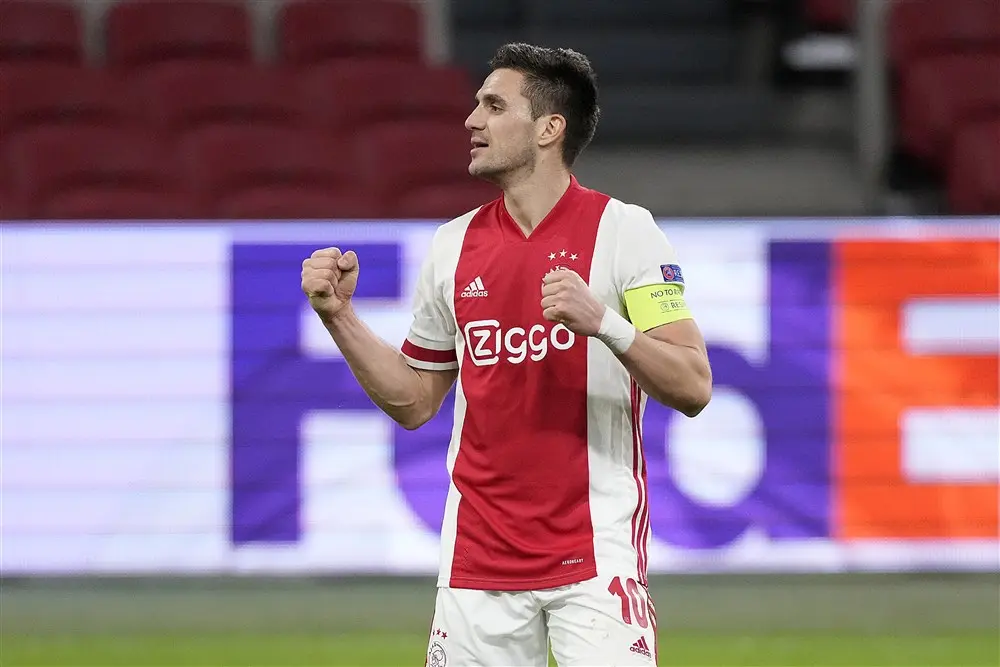 Tadić verkozen tot Voetballer van het Jaar en krijgt Gouden Schoen