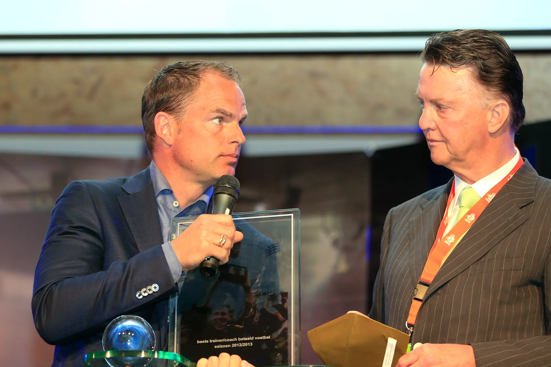 Verweij: 'Ik zou niet raar opkijken als Van Gaal en Blind uitkomen bij De Boer'