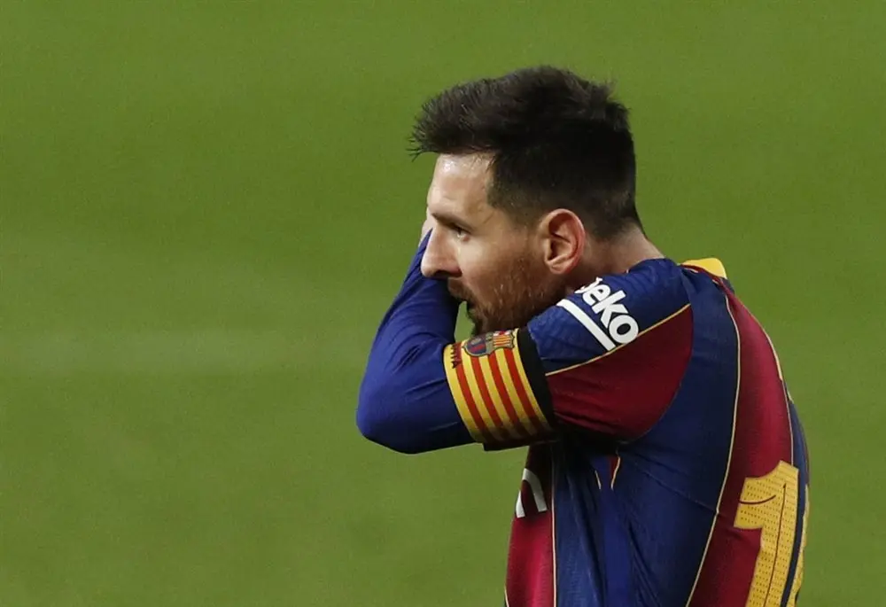 Koeman kijkt met pijn terug op FC Barcelona-tijd: 'Waarom moest Messi weg?'