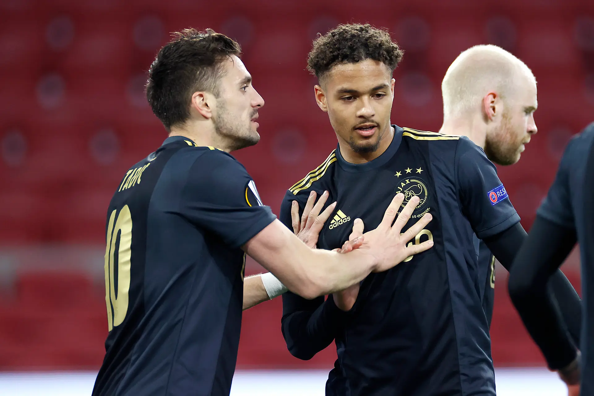 dusan tadic devyne rensch ajax as roma europa league