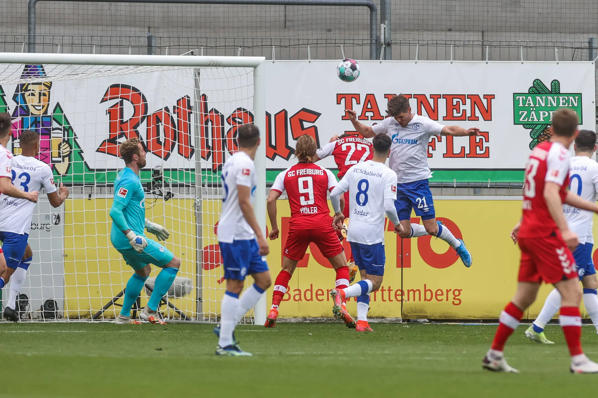 klaas jan huntelaar roland sallai sc freiburg schalke 04