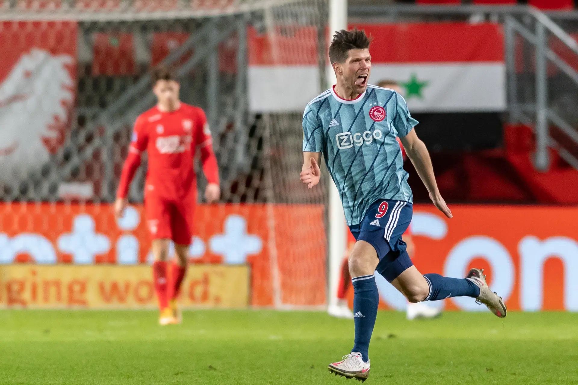 Ten Hag blij met komst Huntelaar bij Ajax: 'Hij brengt ook een positieve vibe mee'