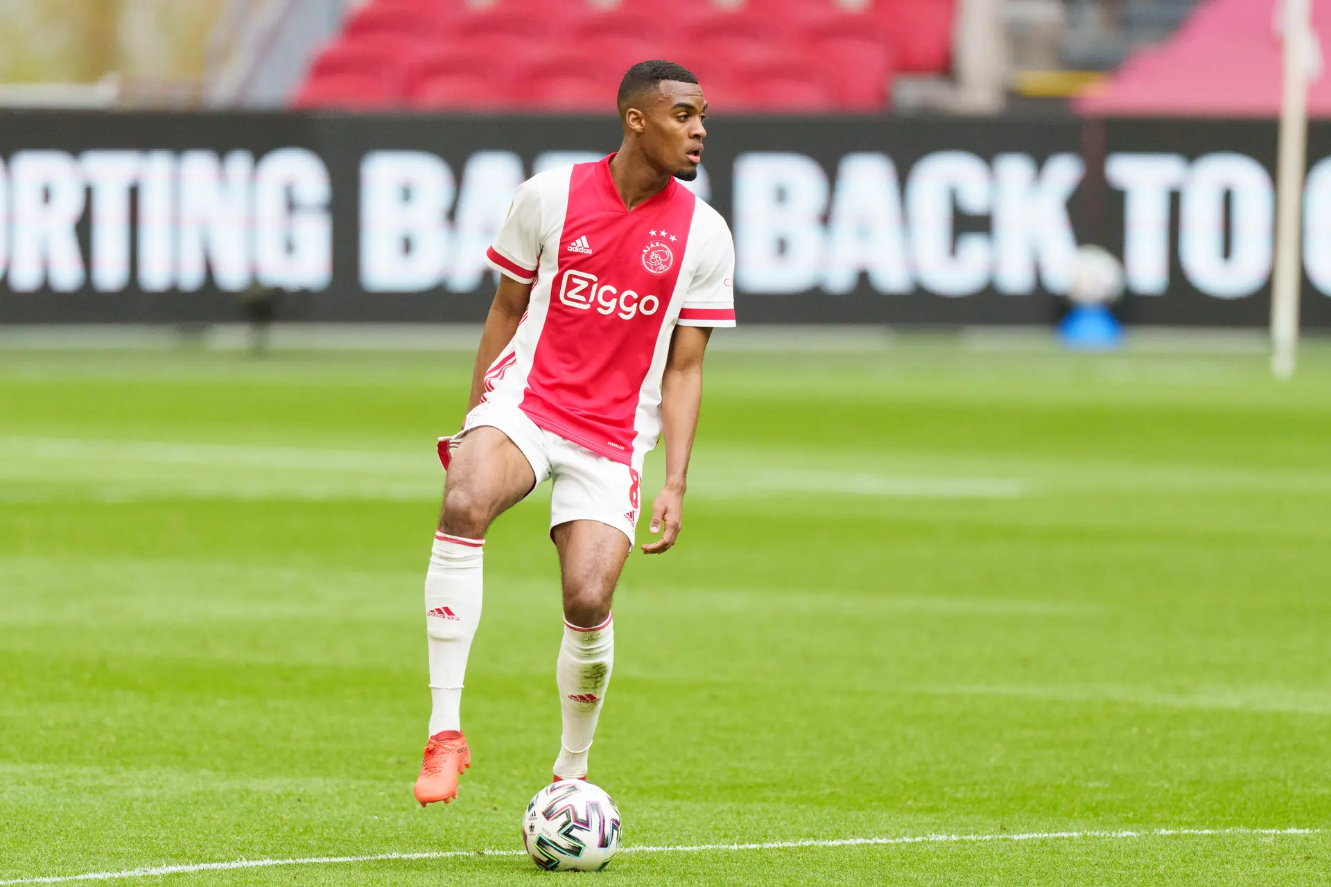 Ryan Gravenberch Ajax FC Emmen 2021