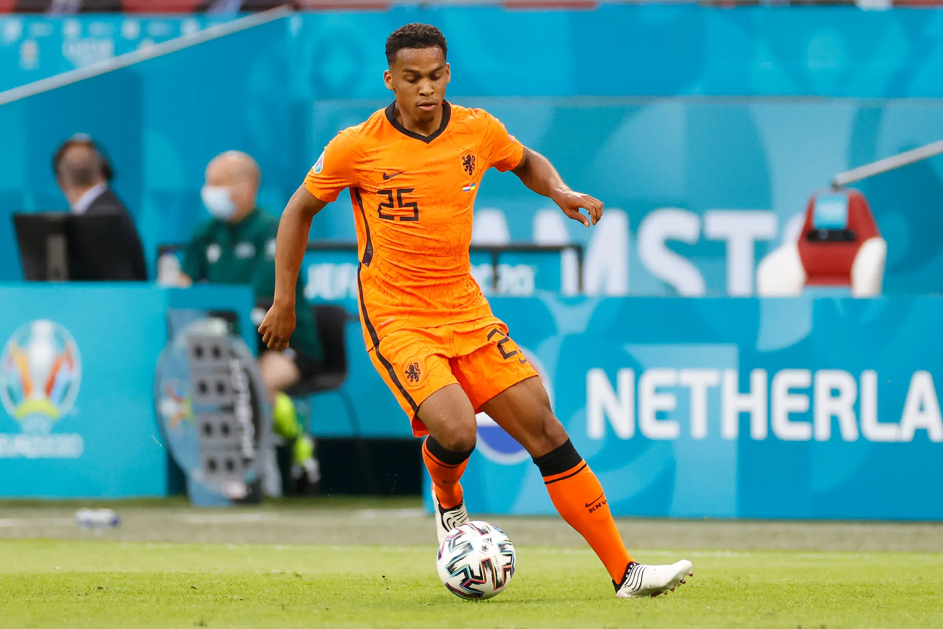 De Boer sluit nieuwe basisplek Timber niet uit: 'Zou zomaar kunnen, ja'