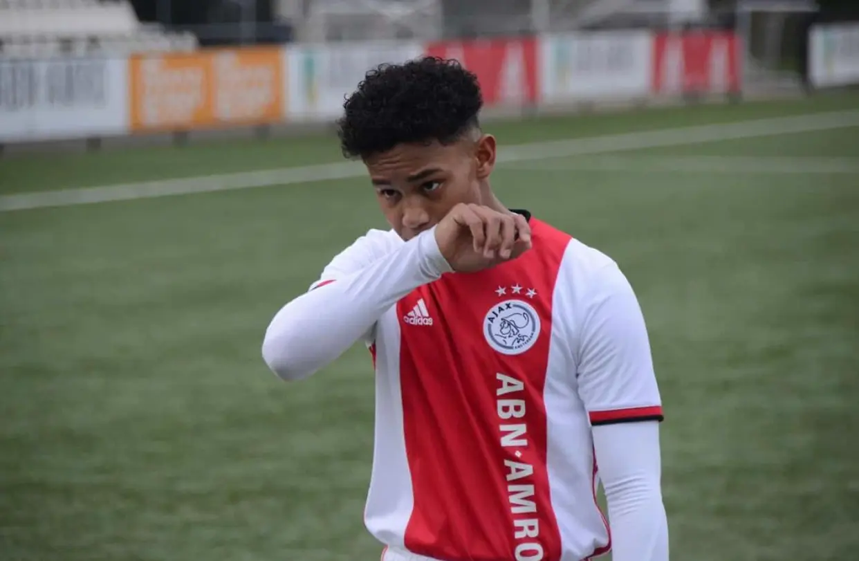 Ajax neemt dinsdag tijdens besloten bijeenkomst afscheid van Gesser