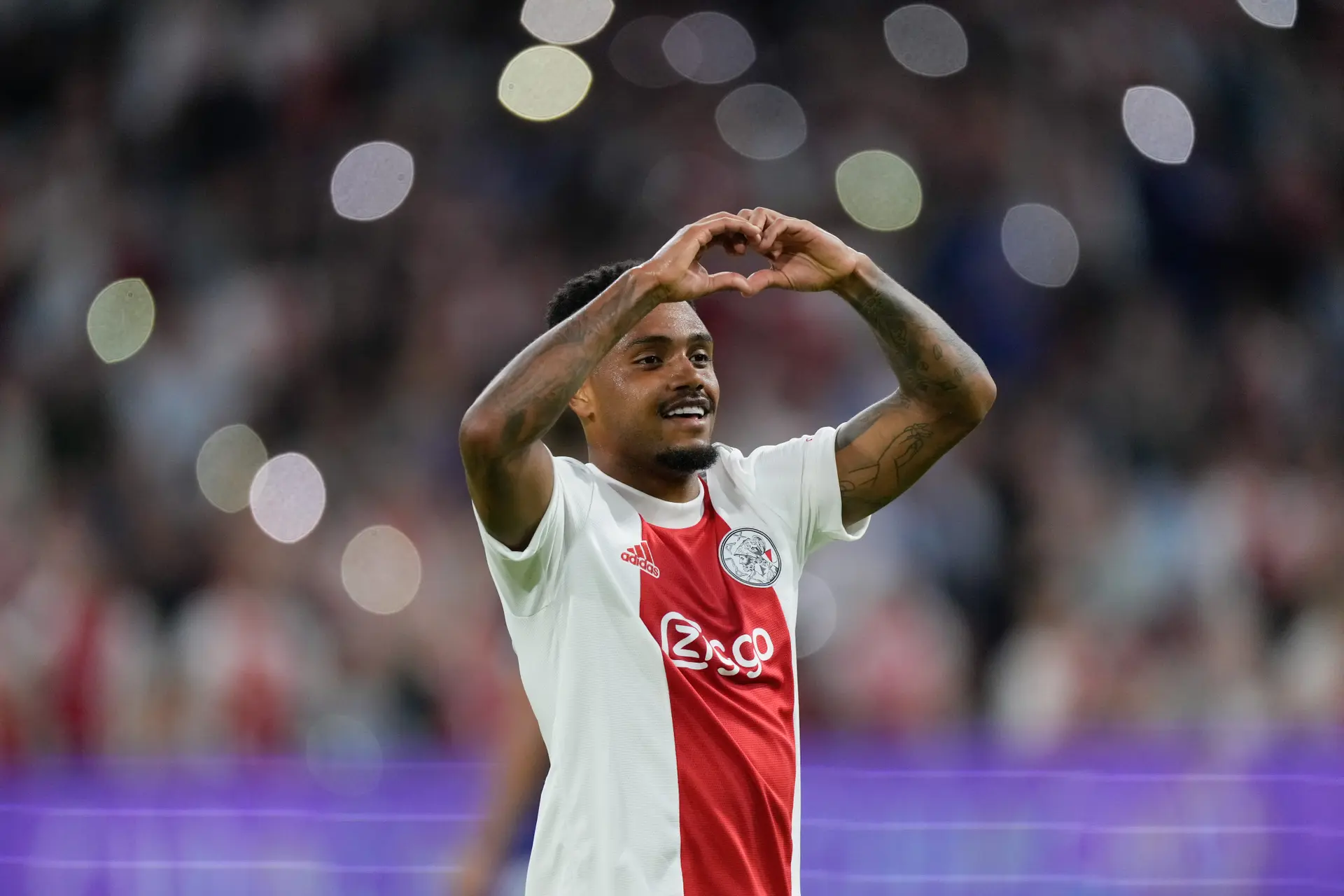Ten Hag over basisspeler Danilo: 'Eigenlijk onze beste afmaker in the box'