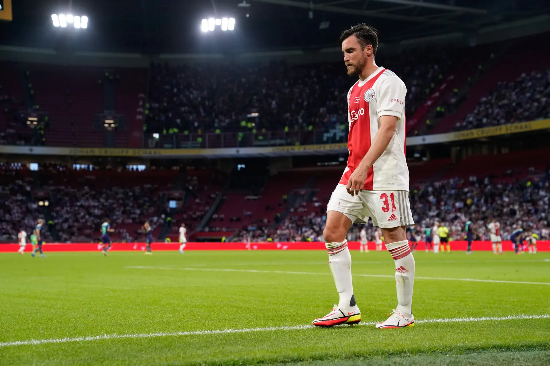 Geruchtenmolen: 'Ajax wijst laatste bod van FC Barcelona op Tagliafico af'
