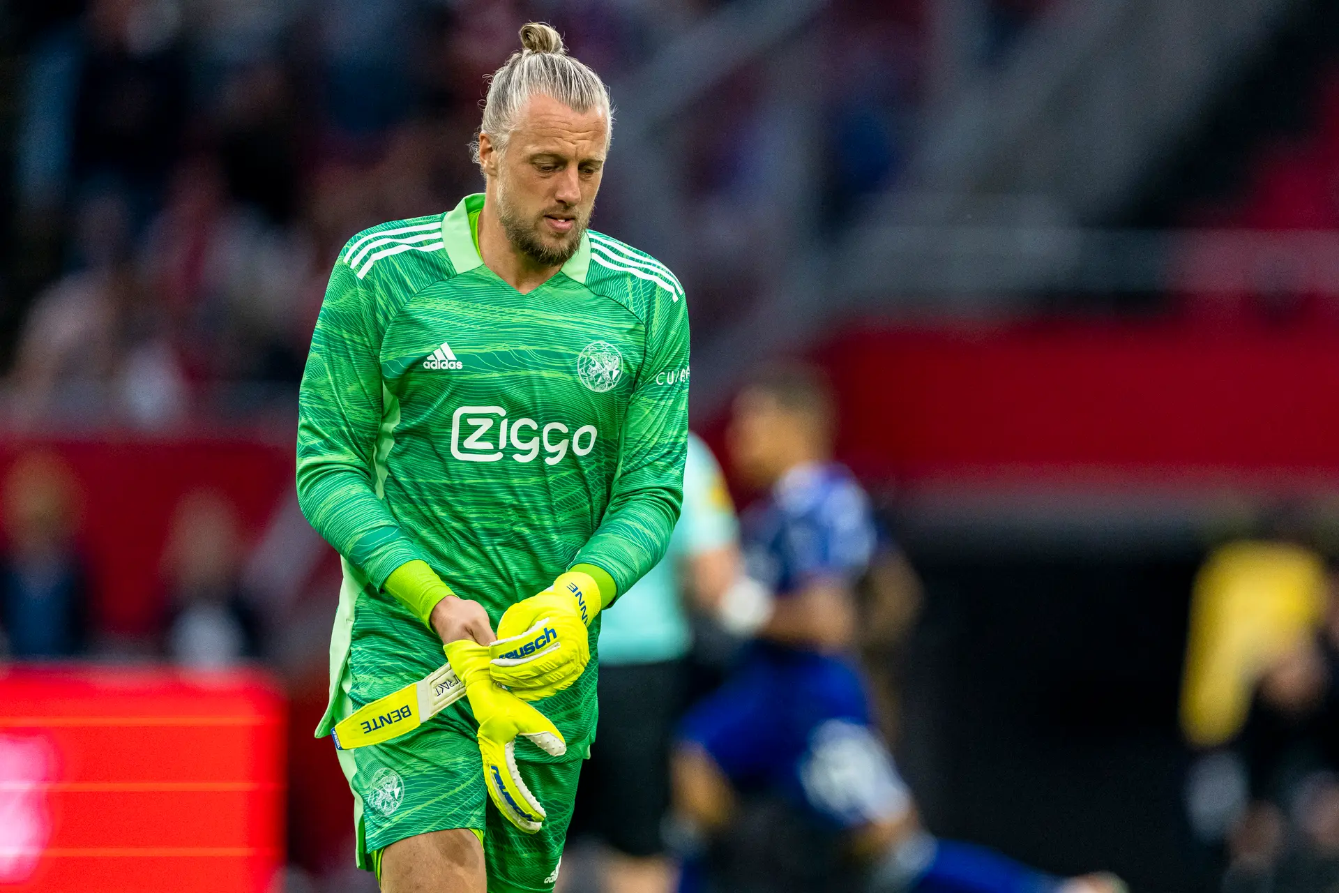 Pasveer valt af voor definitieve selectie Oranje, Rensch debuteert