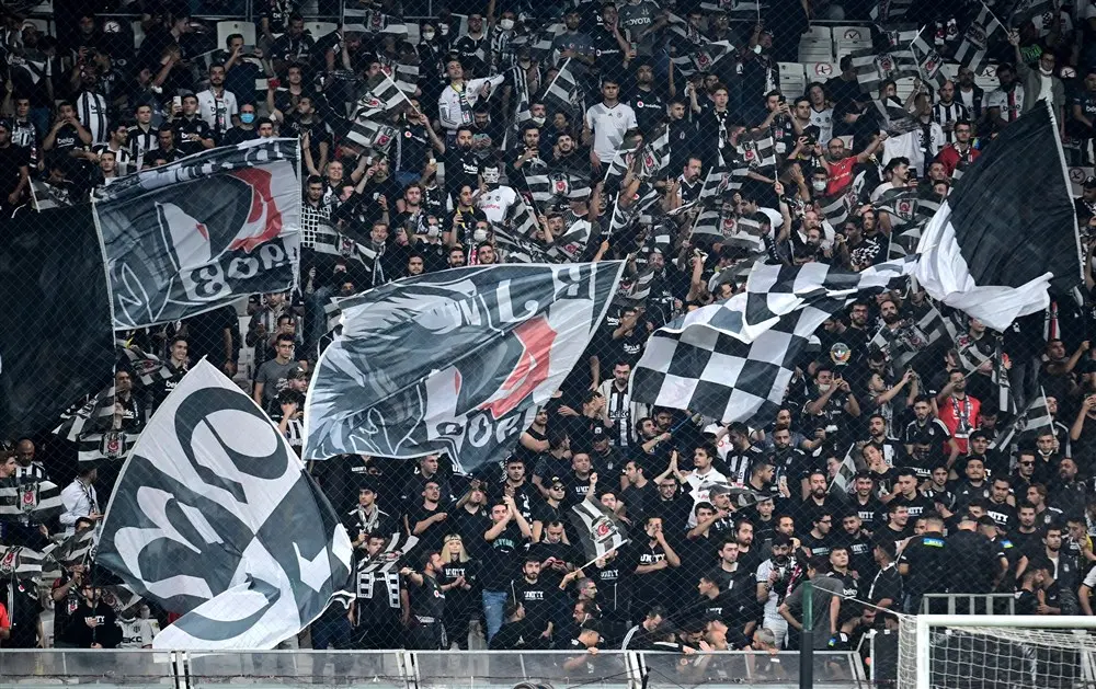 Besiktas verliest in laatste wedstrijd voor treffen met Ajax