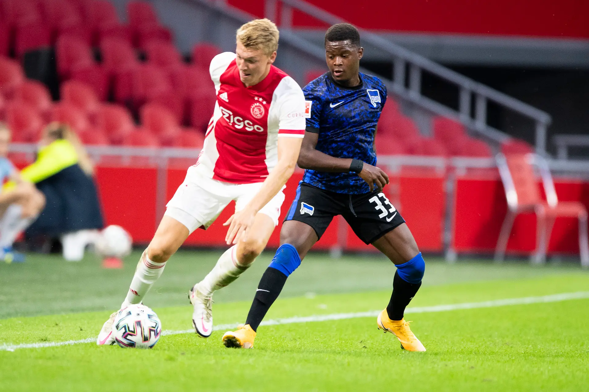 daishawn redan hertha perr schuurs ajax