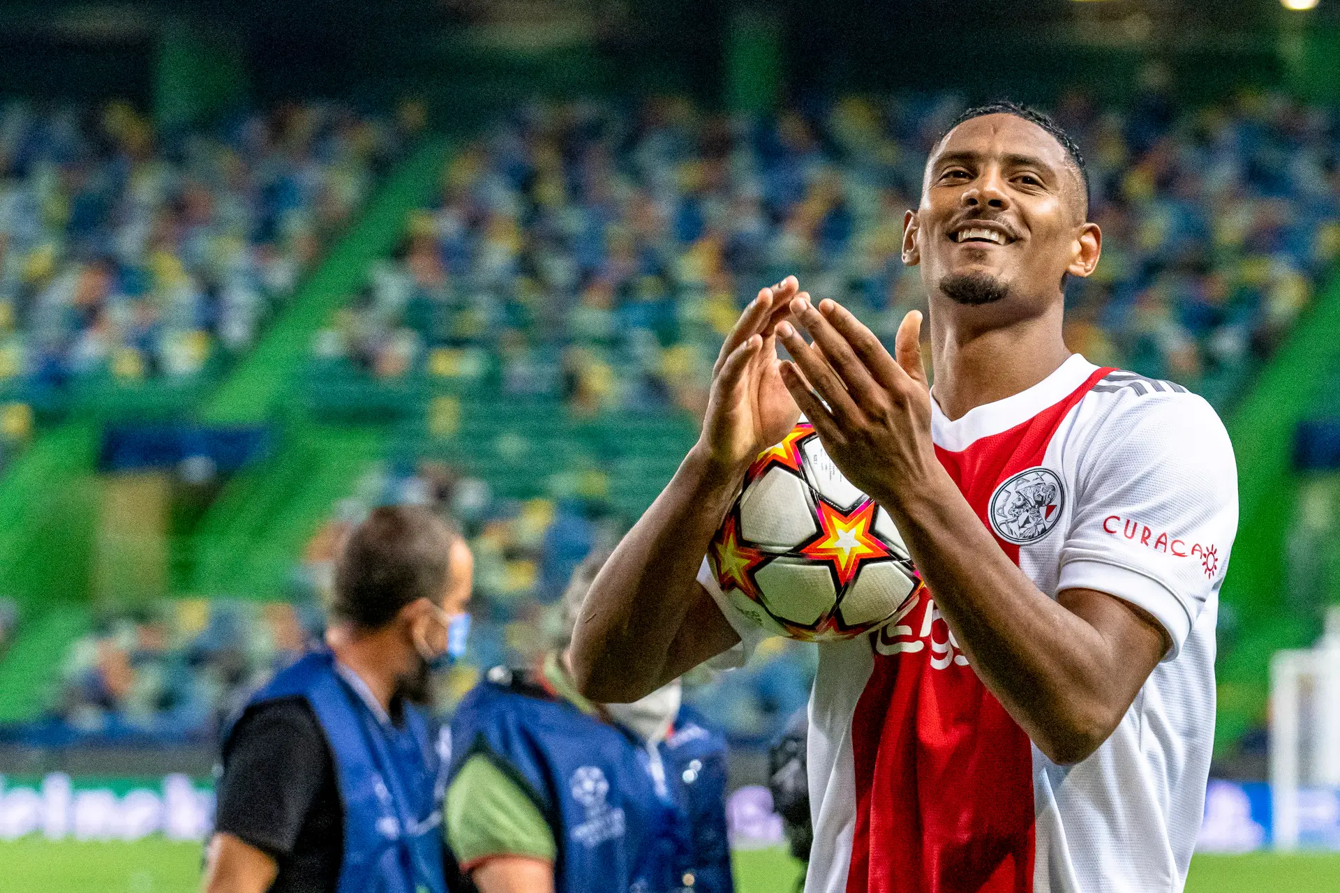 Ten Hag reageert op Haller-gerucht: 'Zou erg veel geld moeten kosten'