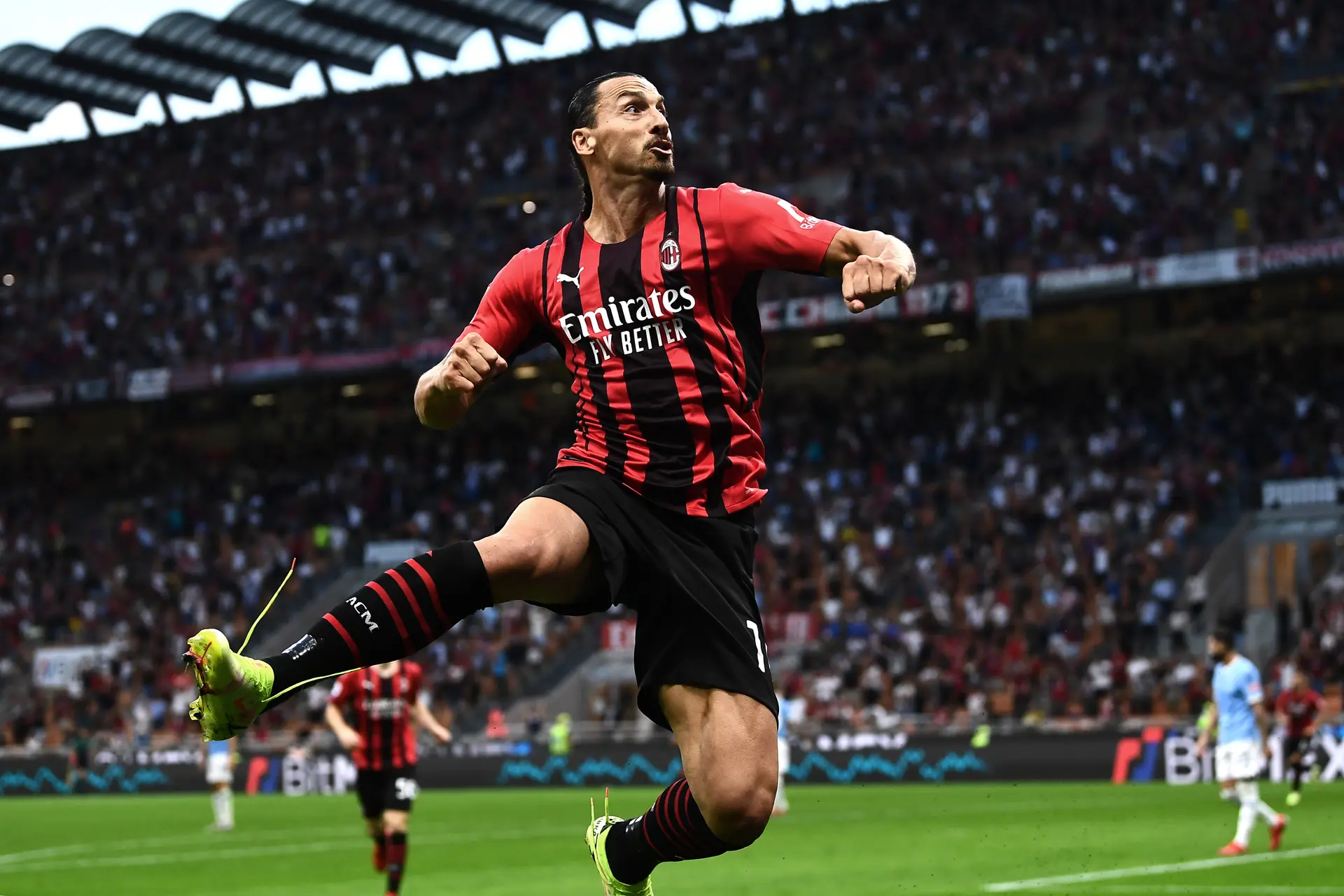 Ibrahimovic verlengt contract bij AC Milan met één jaar
