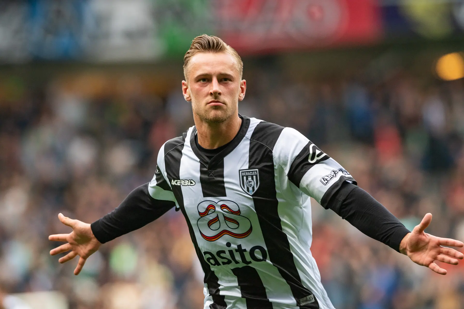 Sierhuis kijkt uit naar Ajax - Heracles: 'Laatste keer ArenA was als toeschouwer'