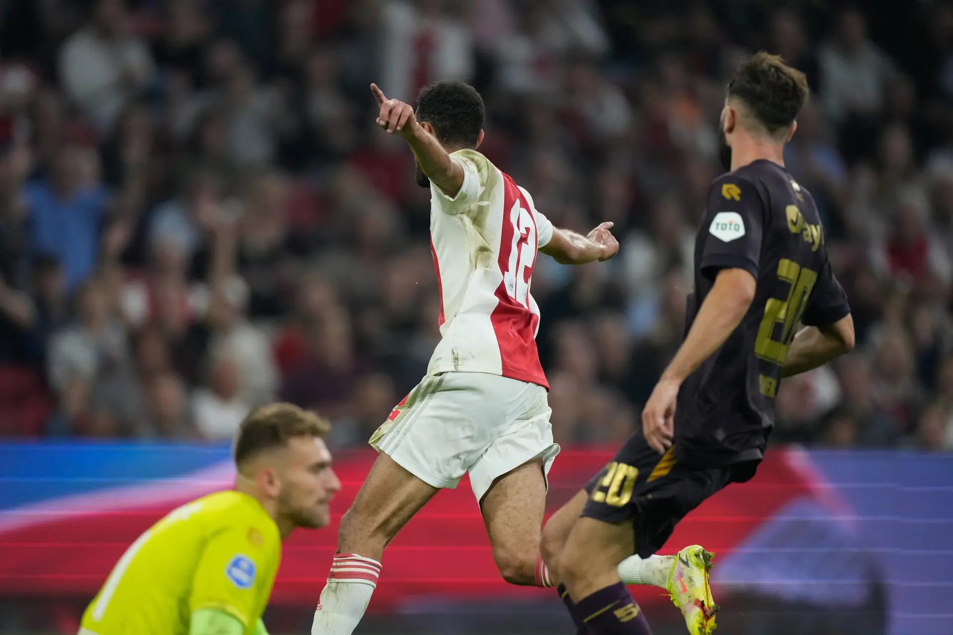 NB: ‘Ik heb een 2018/2019-gevoel bij dit Ajax’