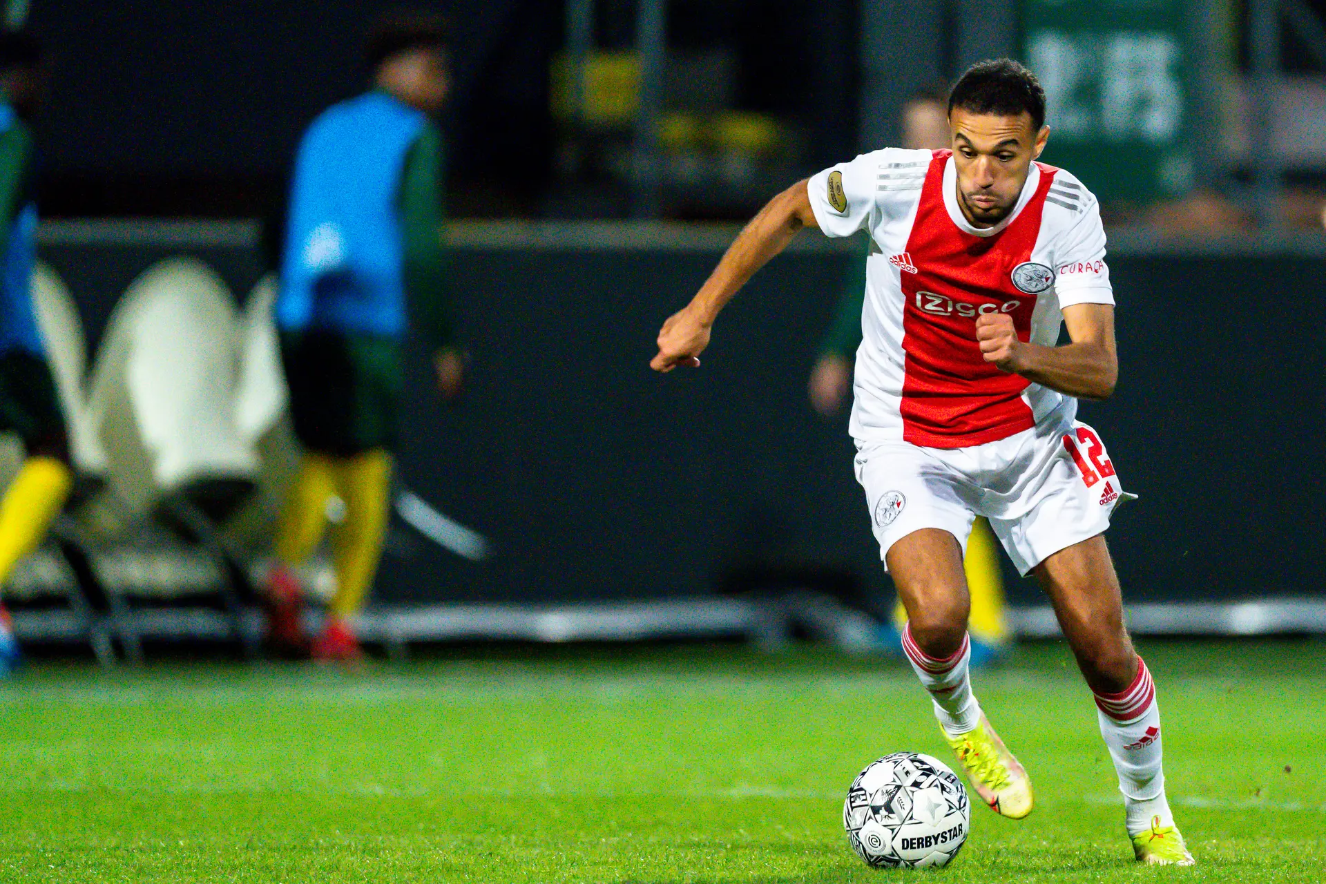 Mazraoui legt uit: 'Krediet om te blijven spelen is ook waardering'
