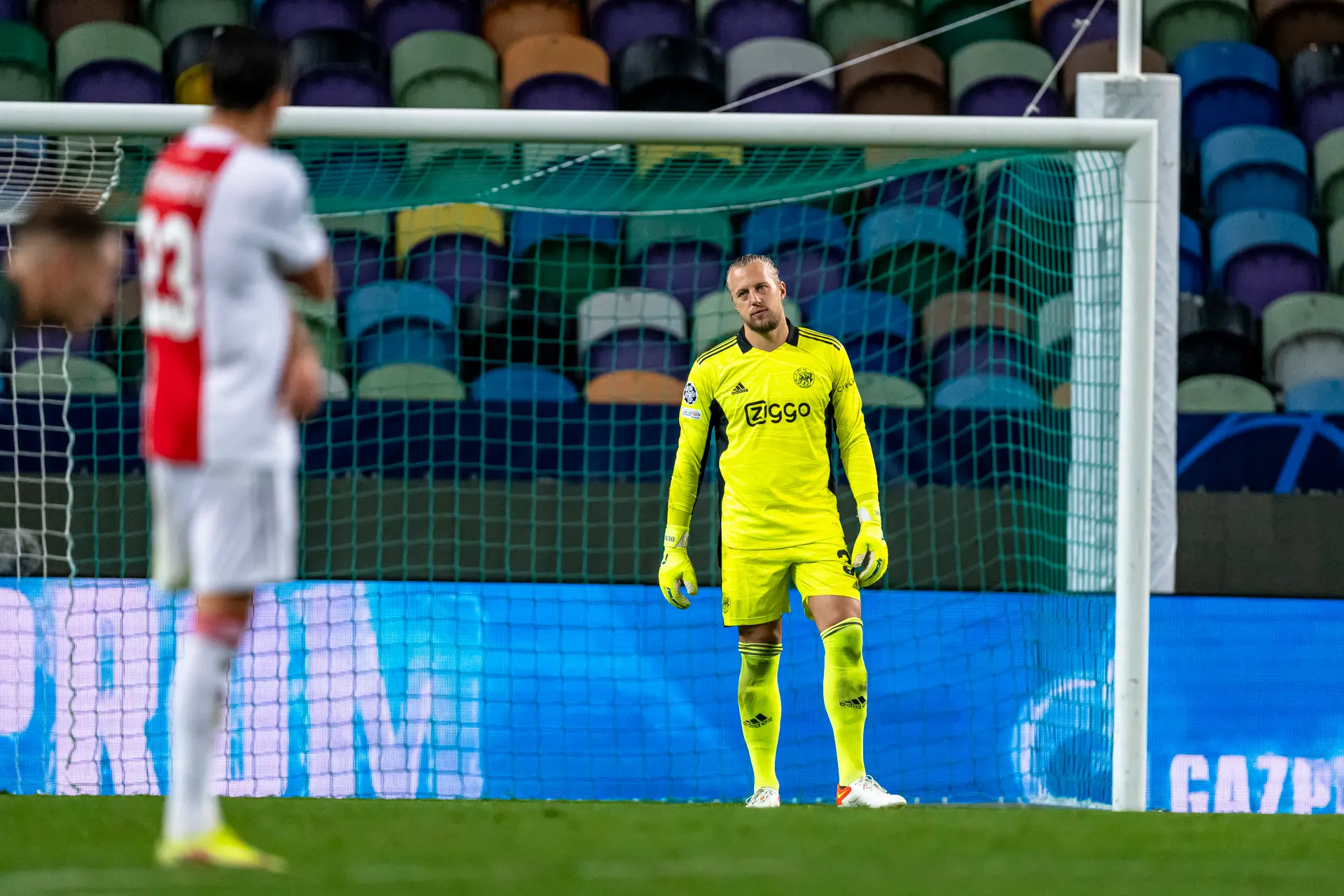 Pasveer gaat in op fout tegen Sporting Portugal: 'Twijfelde of ik kon onderscheppen'