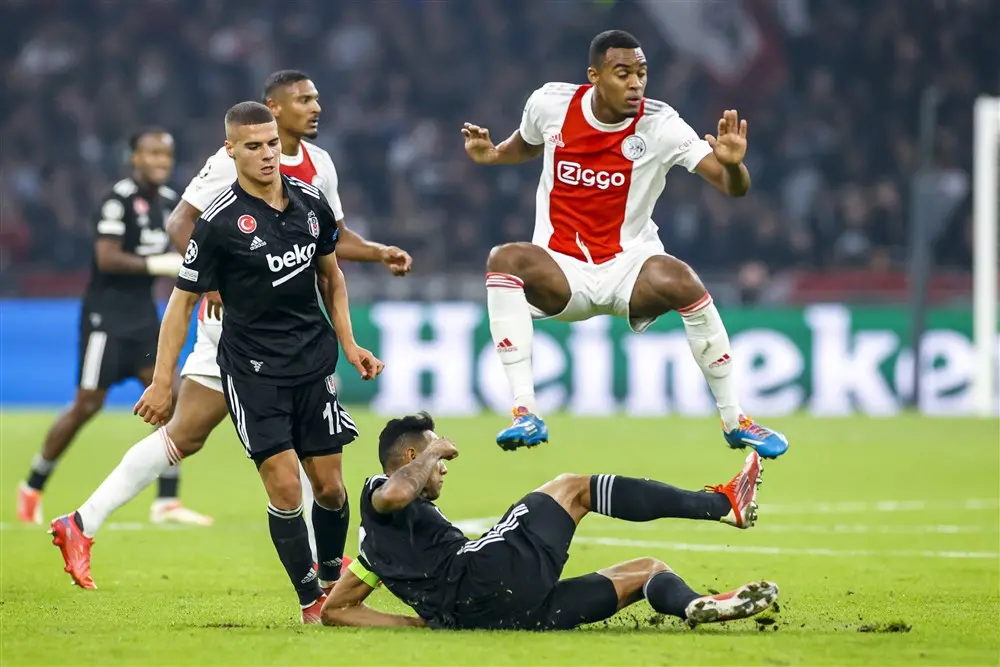Poepon blikt vooruit op Besiktas - Ajax: 'Dan wordt het een walk in the park'