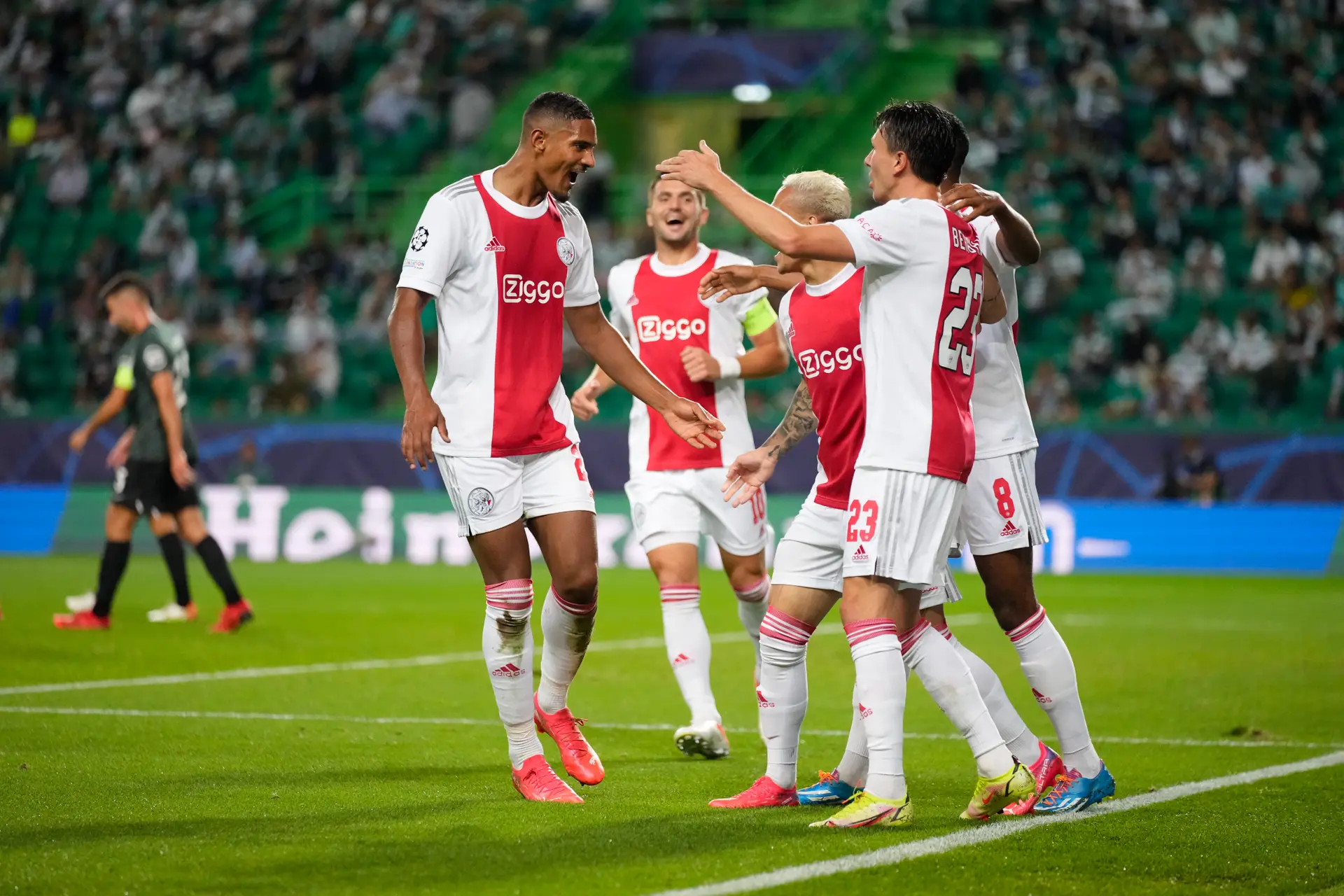 Ten Hag zoomt in op revelaties Haller, Berghuis en Antony