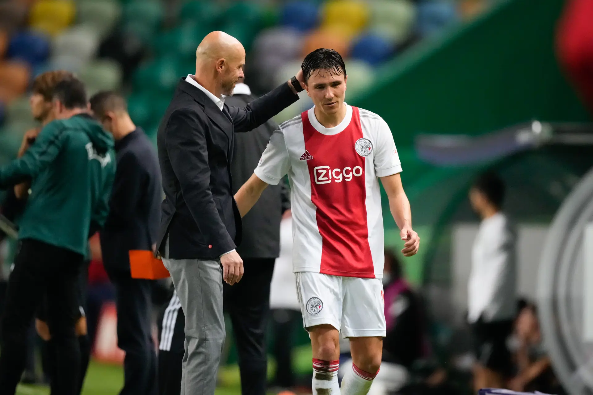 Ten Hag neemt Berghuis 'gewoon' mee naar Klassieker in volle Kuip