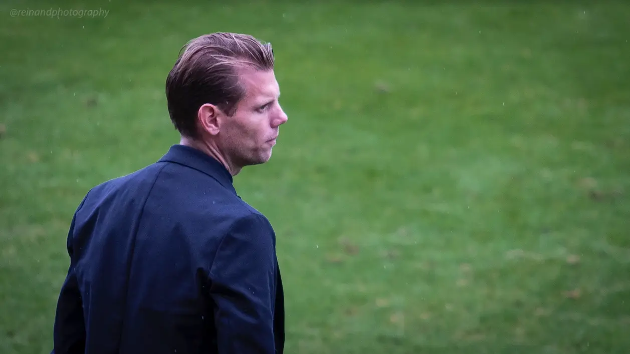 Ajax bevestigt vertrek Vos naar Rangers; club zoekt intern naar vervanger