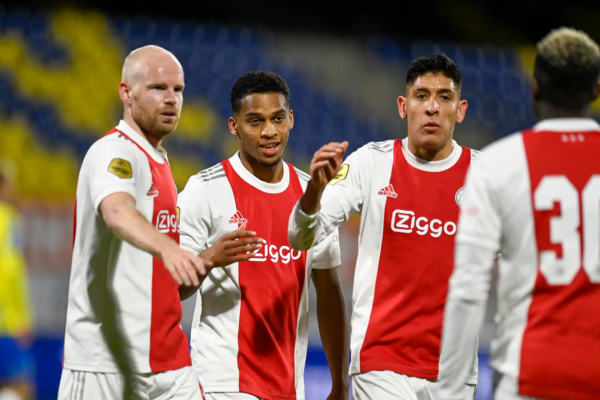 Álvarez zit schorsing in Champions League uit, alleen Timber op scherp