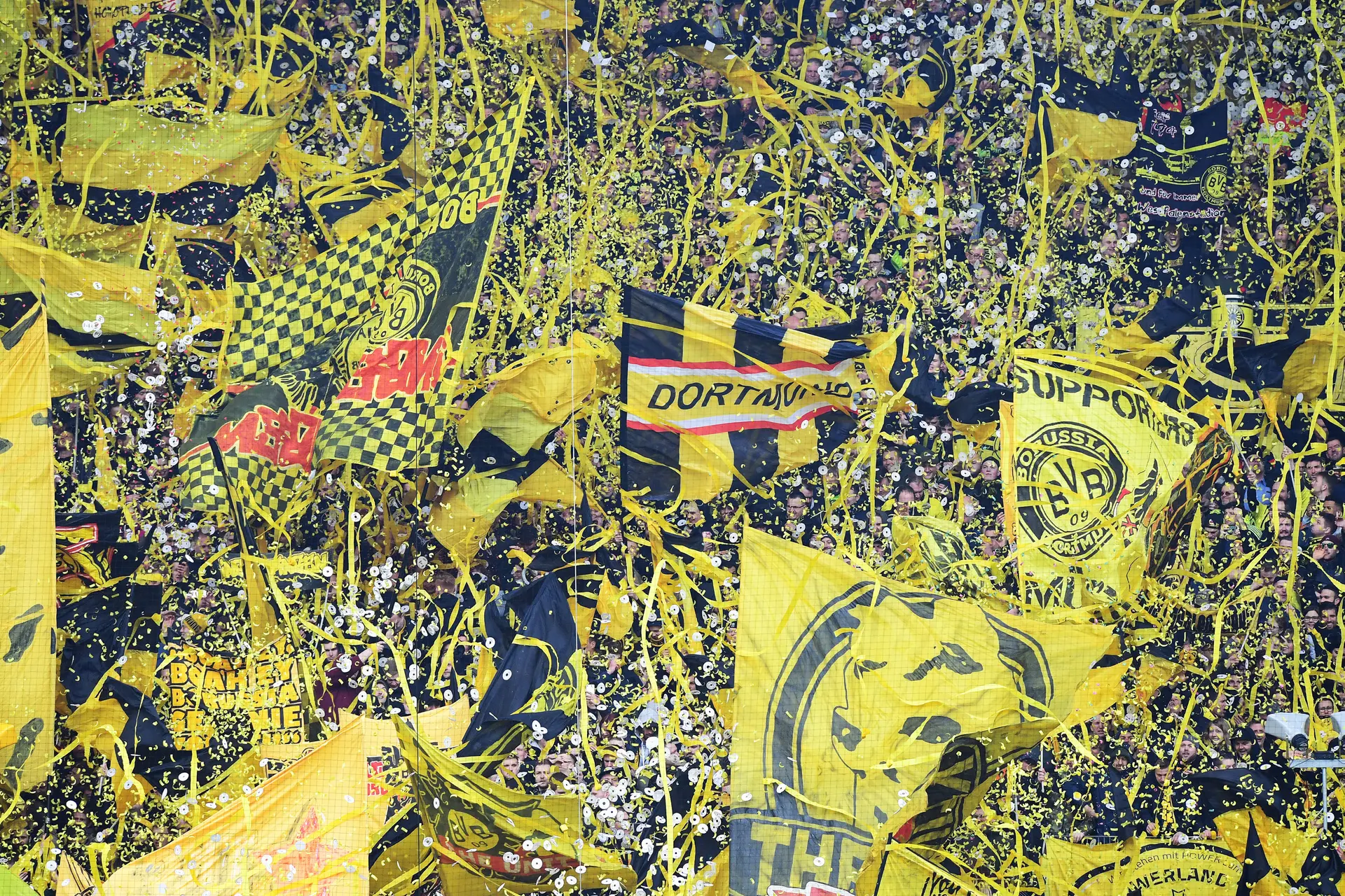 Ajax-fans naar Dortmund: 'Vond de sfeer op de Gelbe Wand tegenvallen'