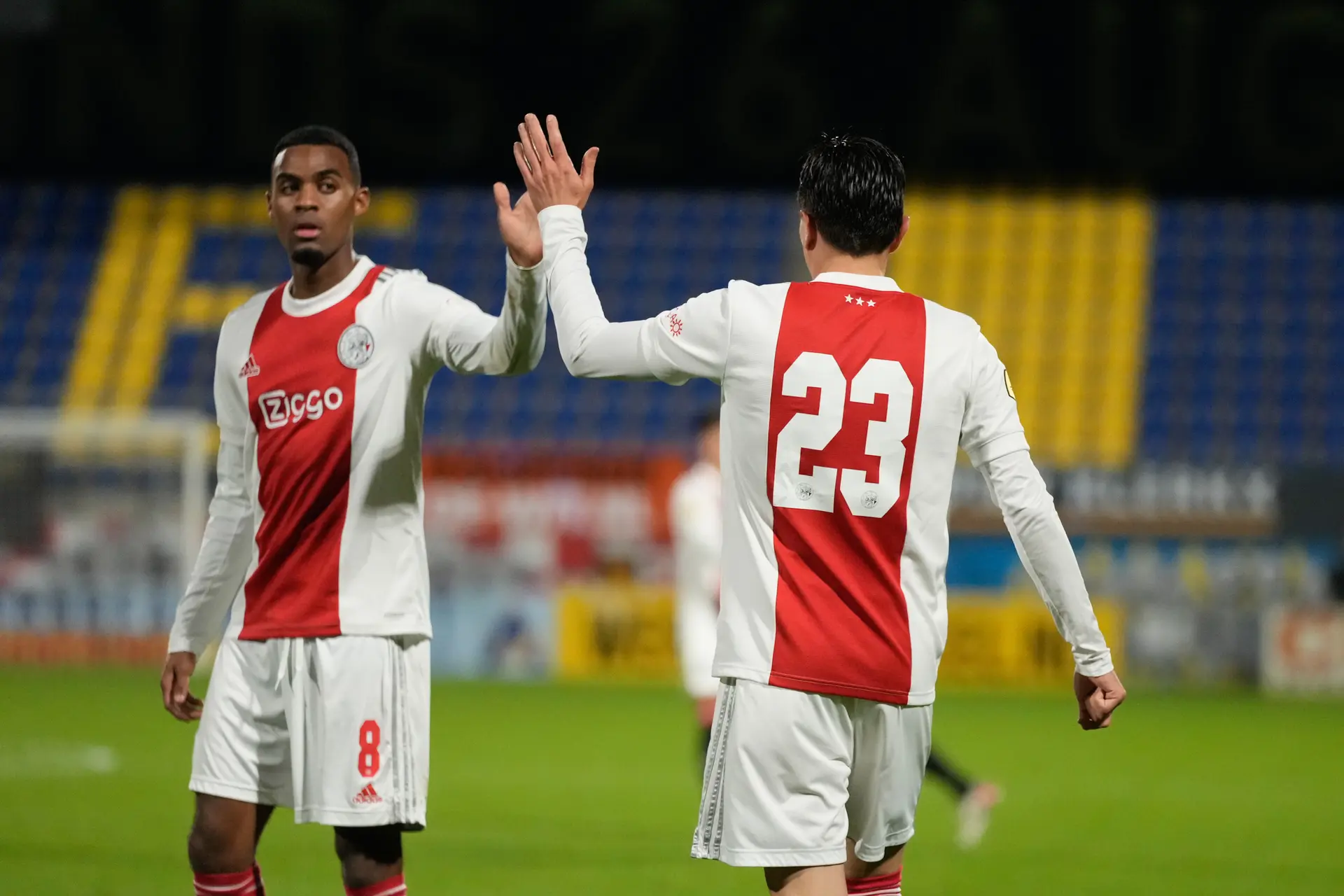 Ajax zoekt nieuwe hoofdrolspeler in Waalwijk bij afwezigheid Berghuis