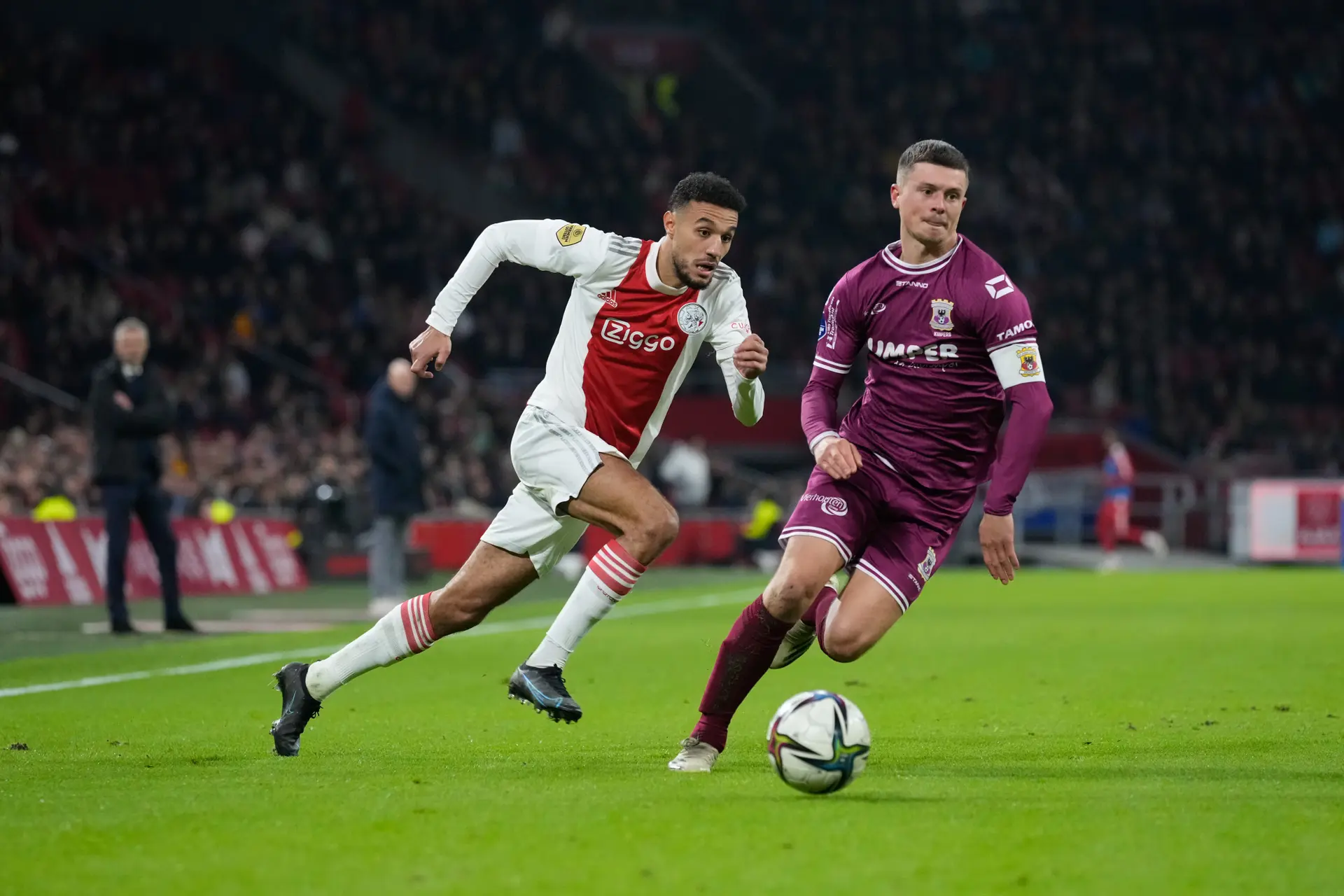 Noussair Mazraoui Bas Kuipers Ajax Go Ahead Eagles