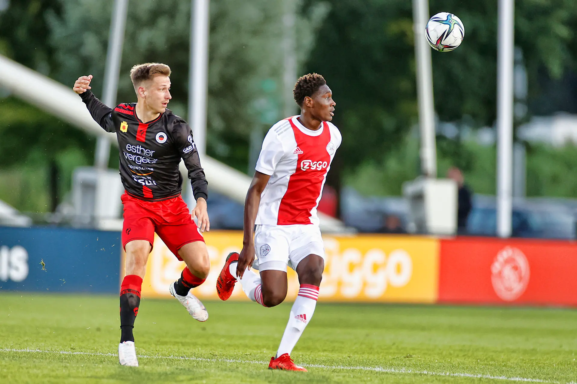 Yah vastbesloten: 'Wil laten zien dat ik bij Ajax hoor en langer mag blijven'